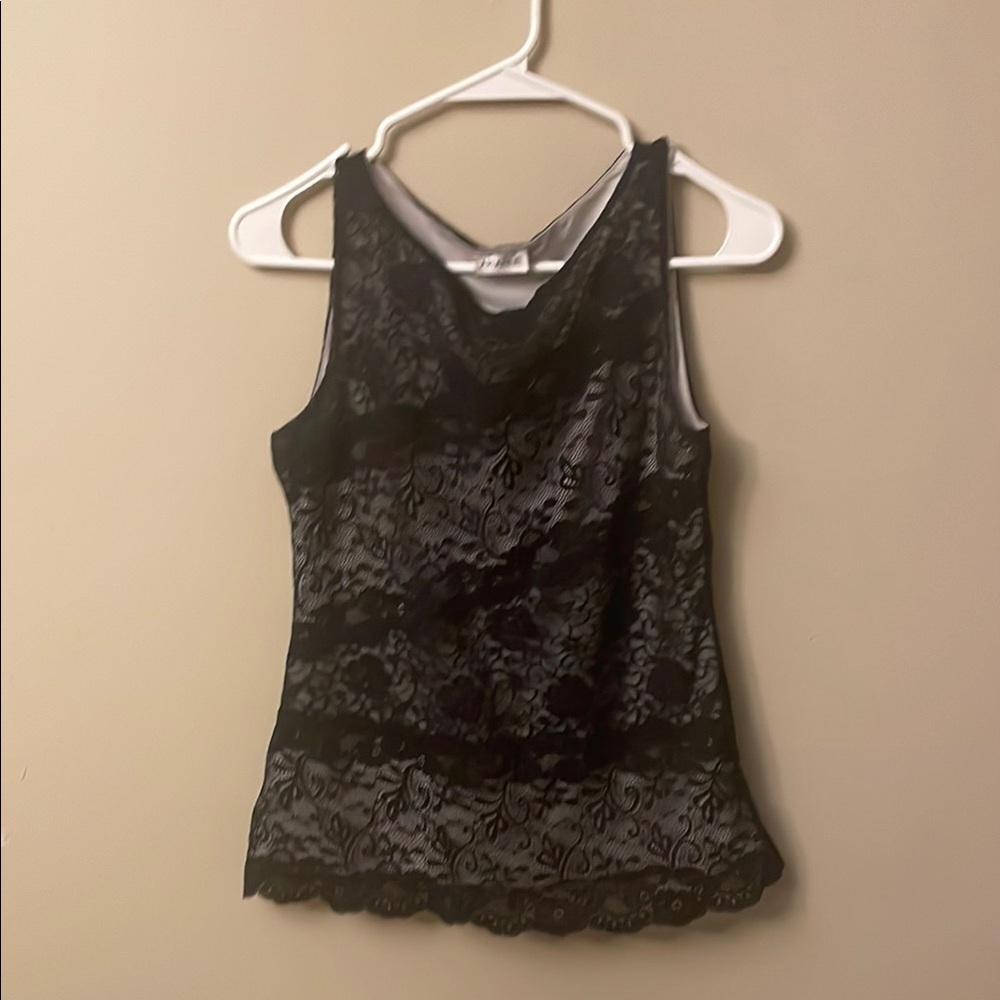 Elegant Black Lace Sleeveless Top (Bin U)